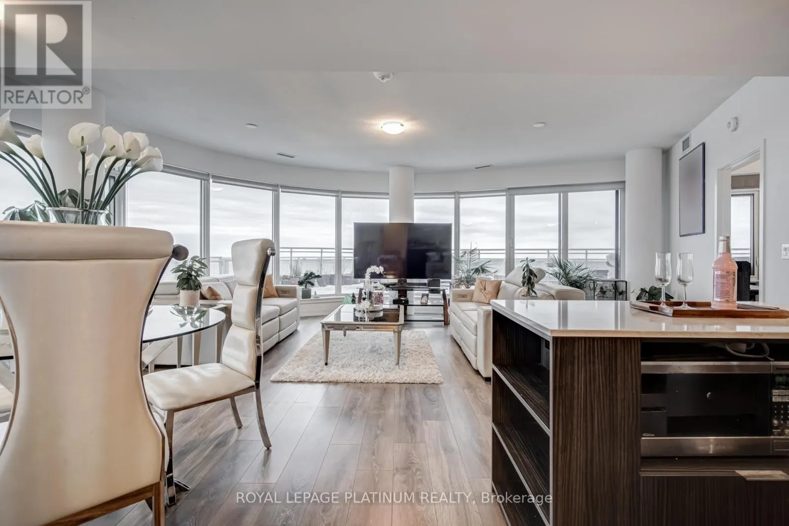 1514 - 2520 EGLINTON AVENUE W