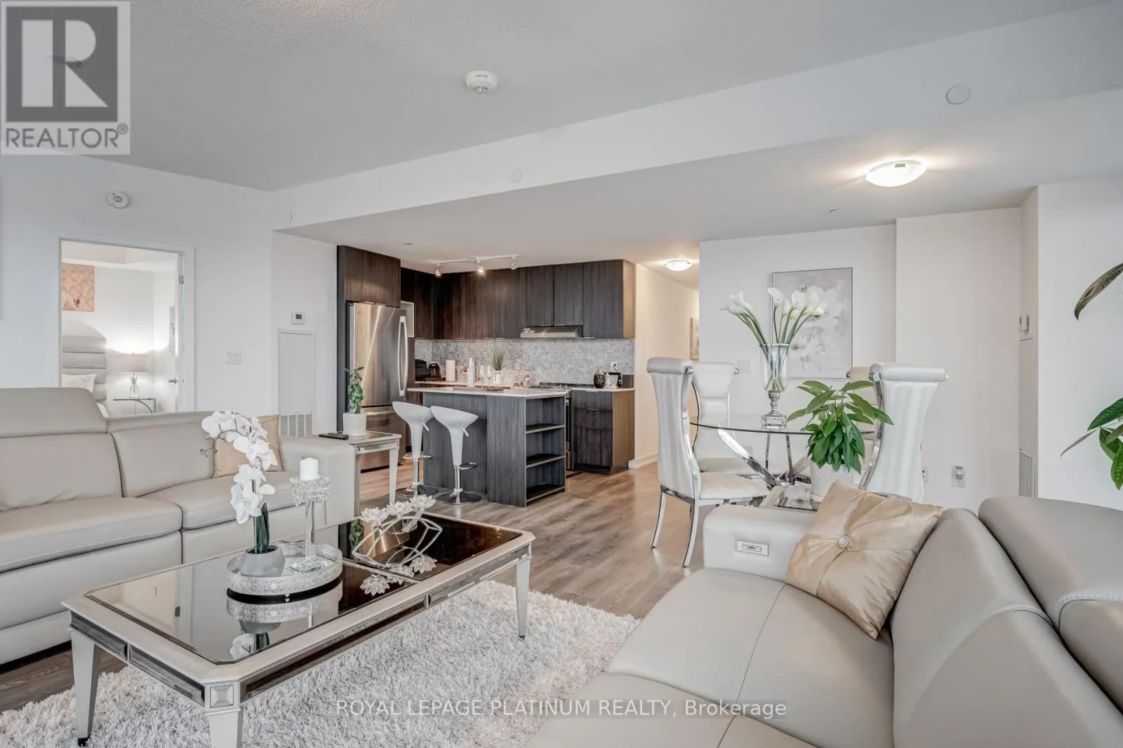 1514 - 2520 EGLINTON AVENUE W