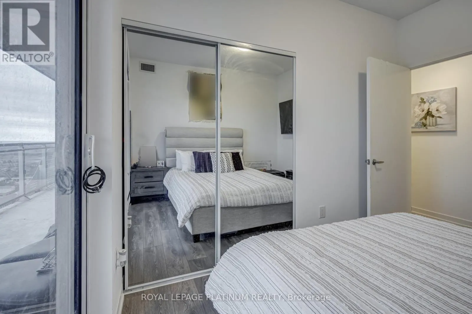 1514 - 2520 EGLINTON AVENUE W