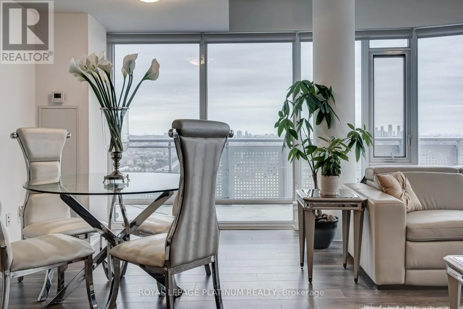 1514 - 2520 EGLINTON AVENUE W