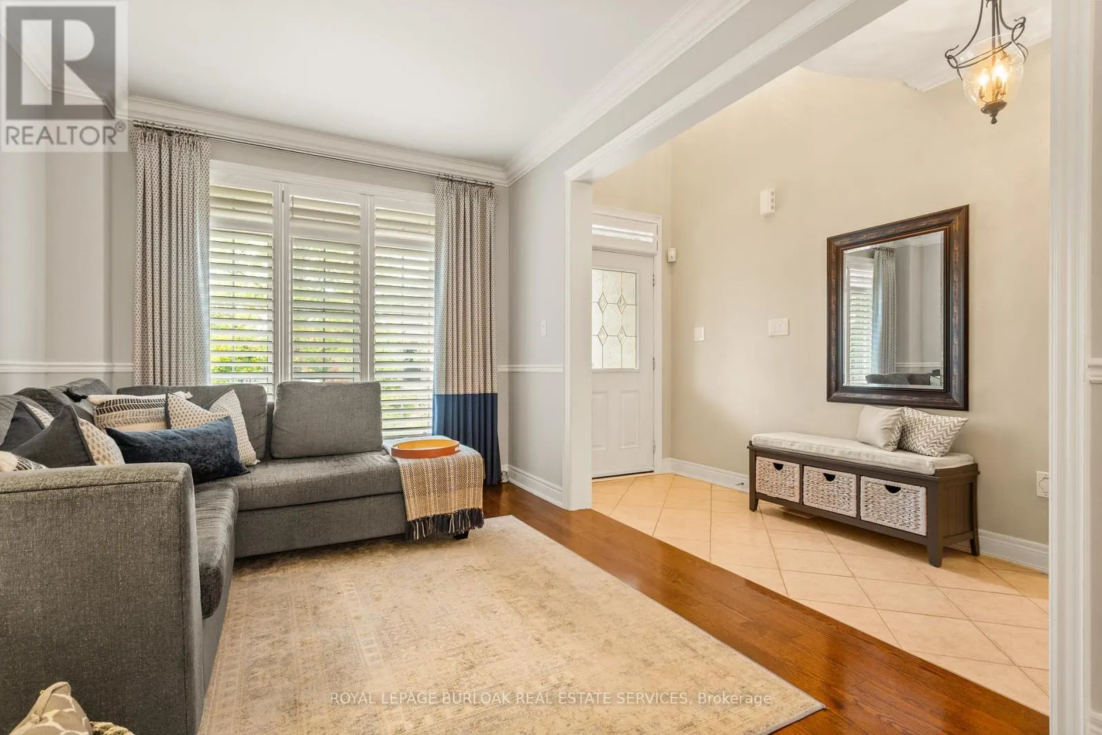2135 DEVONSHIRE CRESCENT
