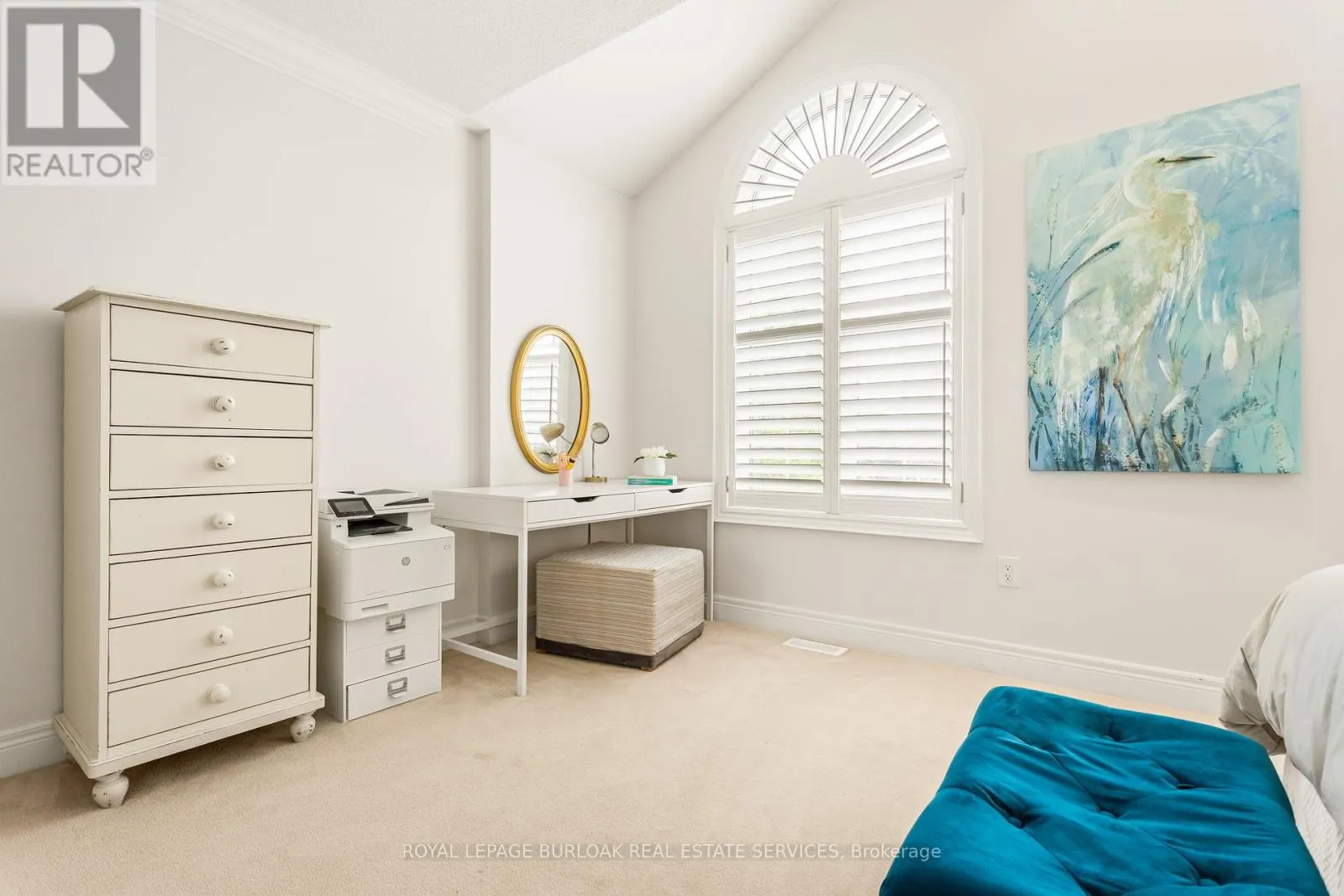 2135 DEVONSHIRE CRESCENT