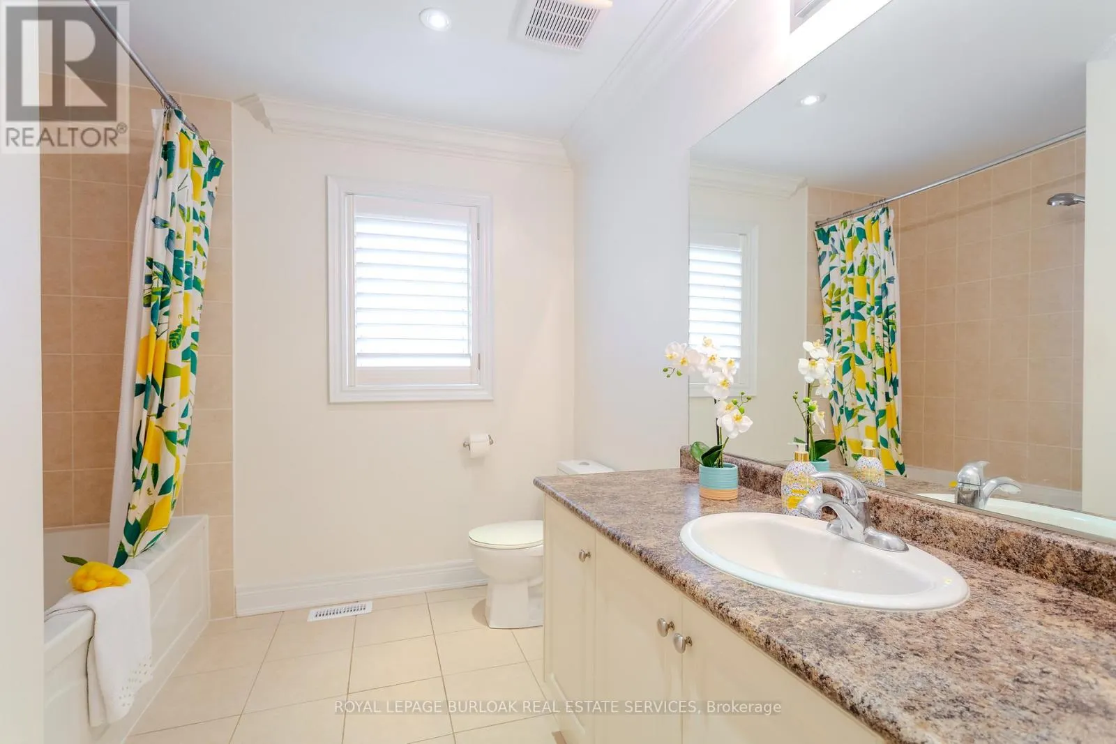 2135 DEVONSHIRE CRESCENT