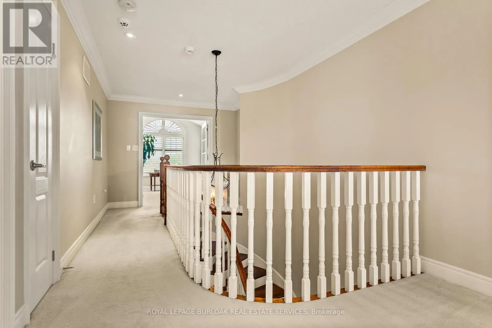 2135 DEVONSHIRE CRESCENT