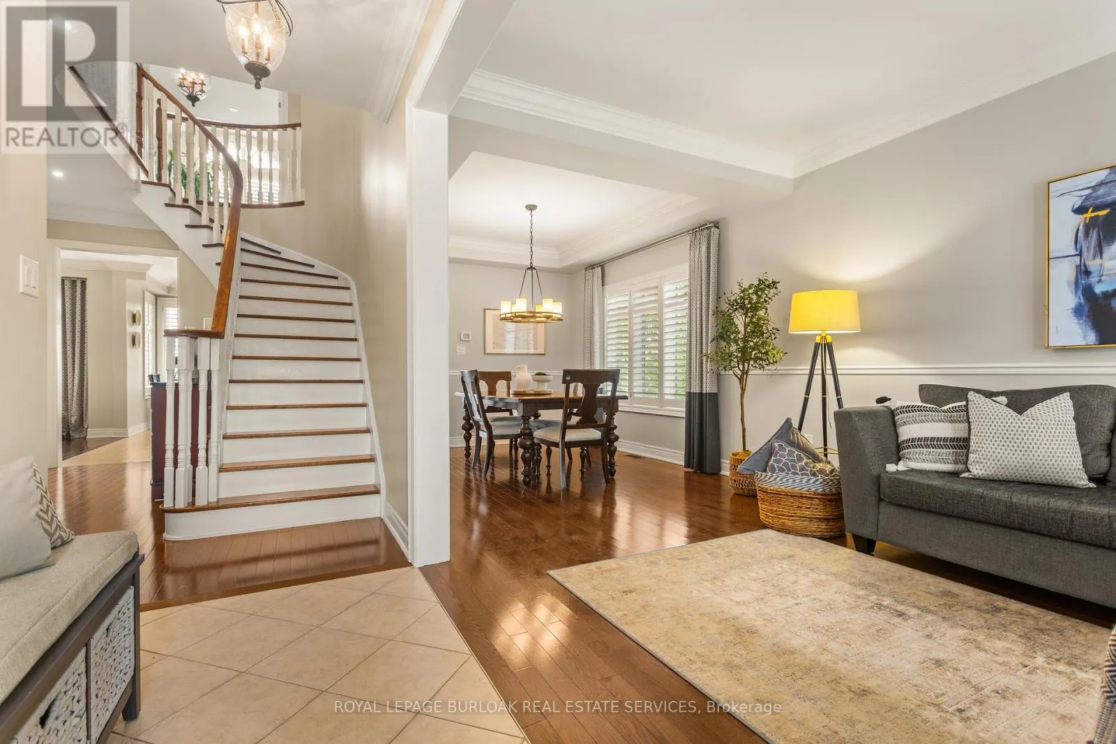 2135 DEVONSHIRE CRESCENT