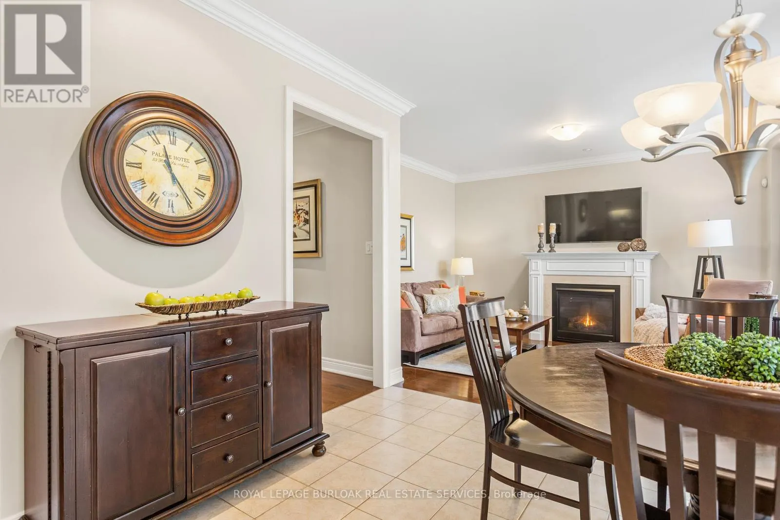 2135 DEVONSHIRE CRESCENT