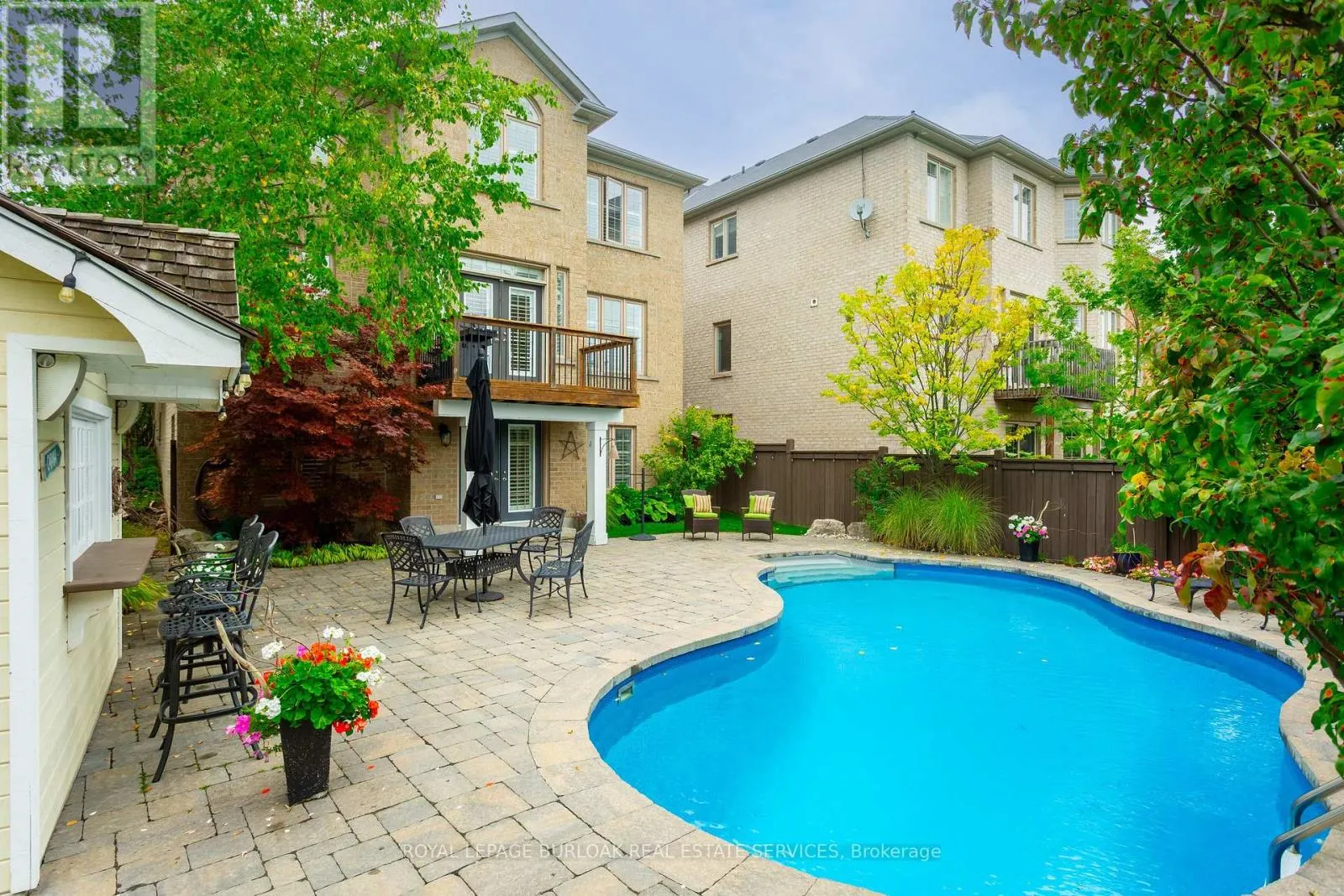 2135 DEVONSHIRE CRESCENT