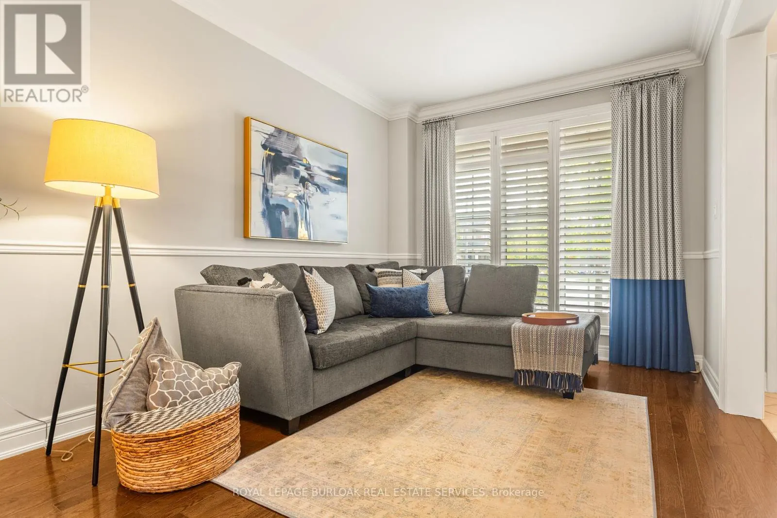 2135 DEVONSHIRE CRESCENT