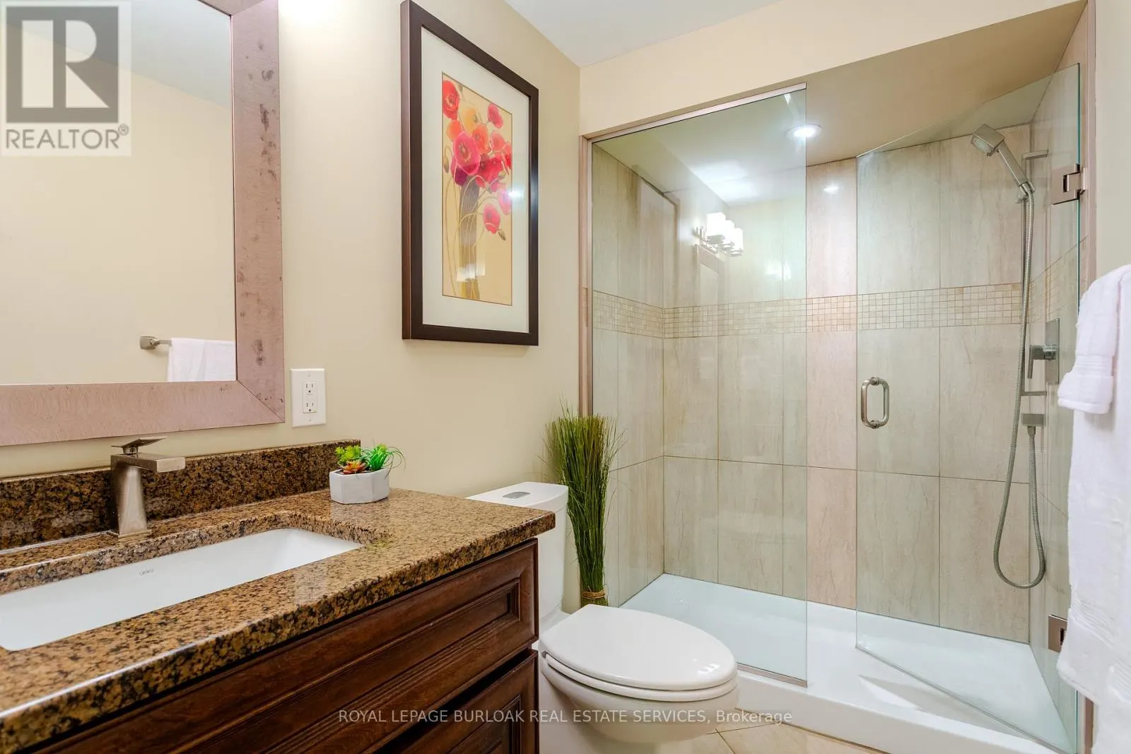 2135 DEVONSHIRE CRESCENT