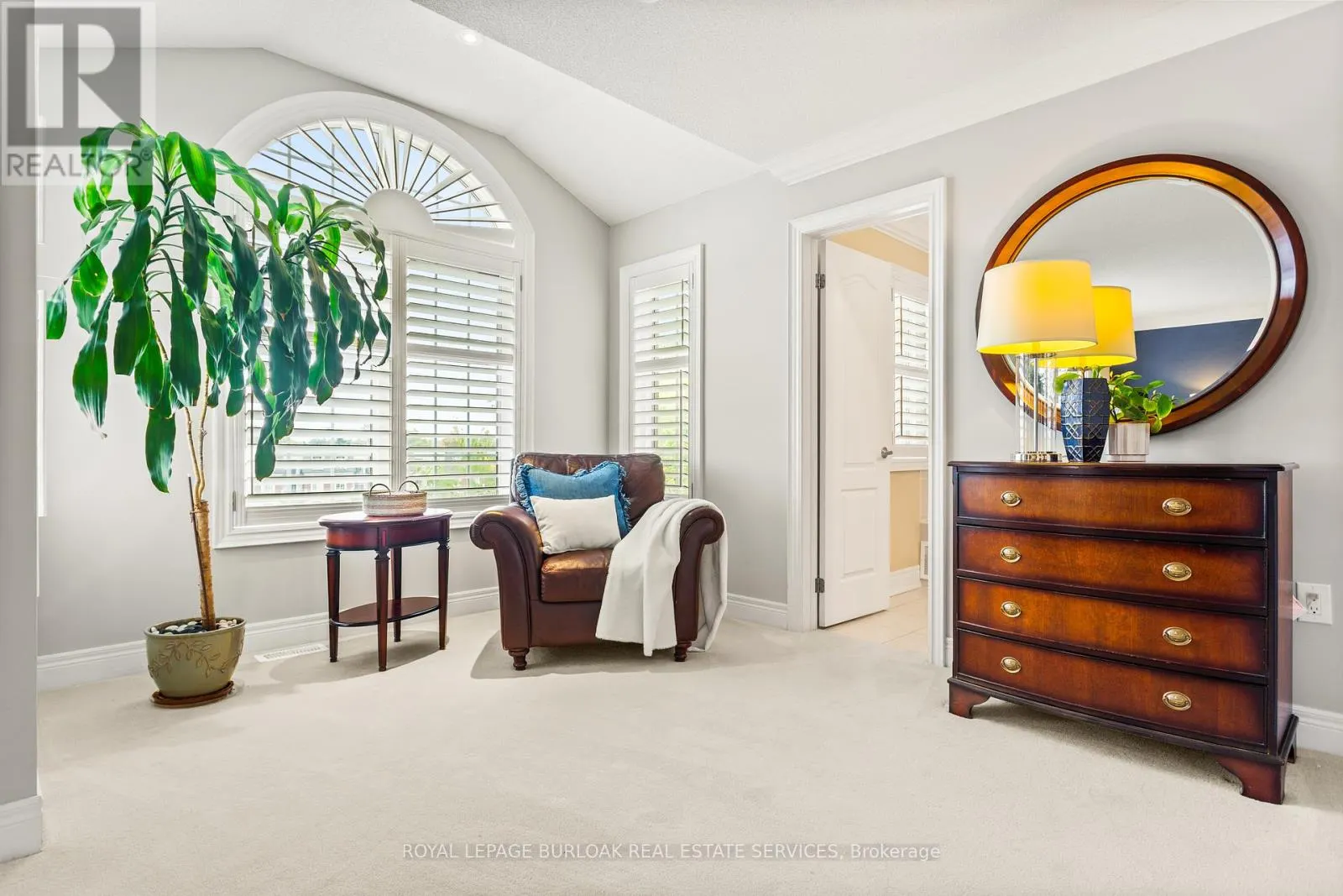 2135 DEVONSHIRE CRESCENT