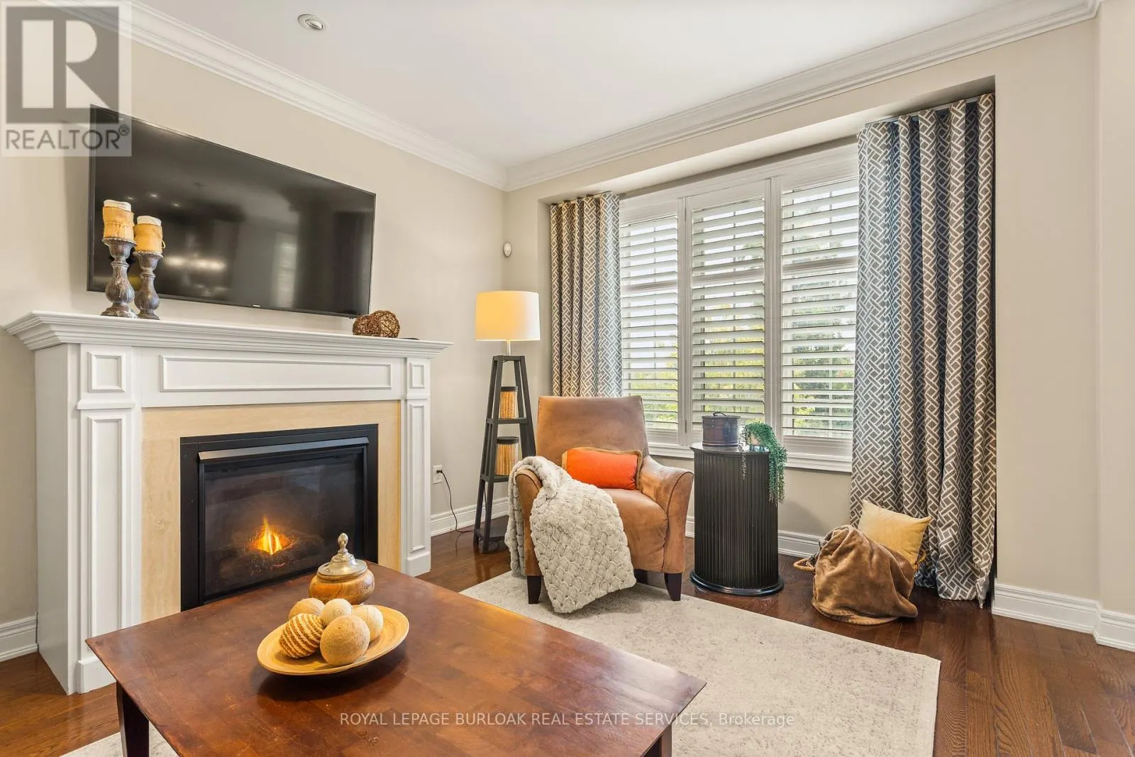 2135 DEVONSHIRE CRESCENT