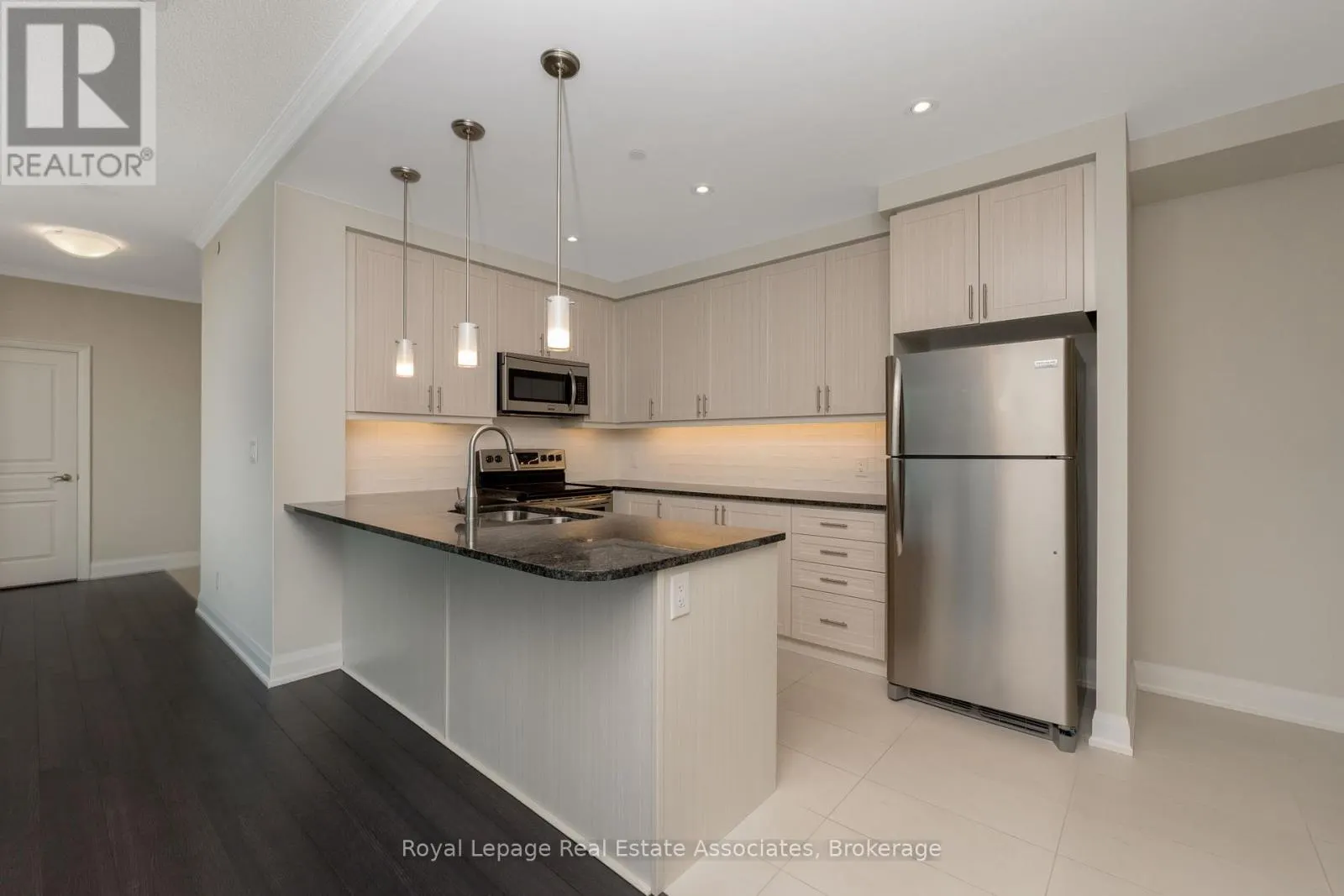 403 - 50 HALL ROAD