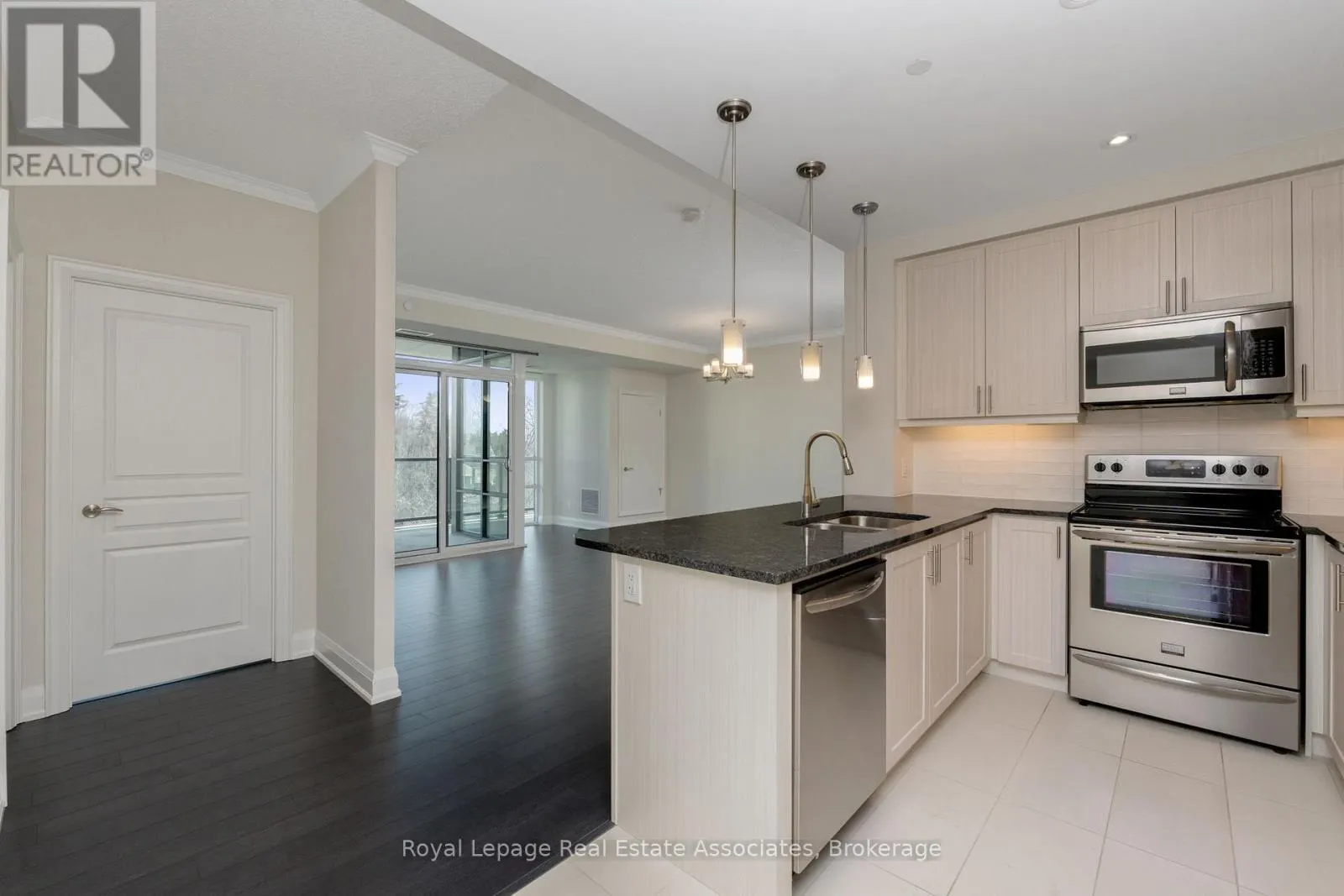 403 - 50 HALL ROAD