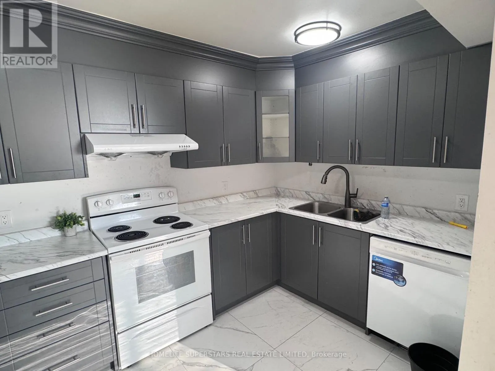 919 - 2835 ISLINGTON AVENUE