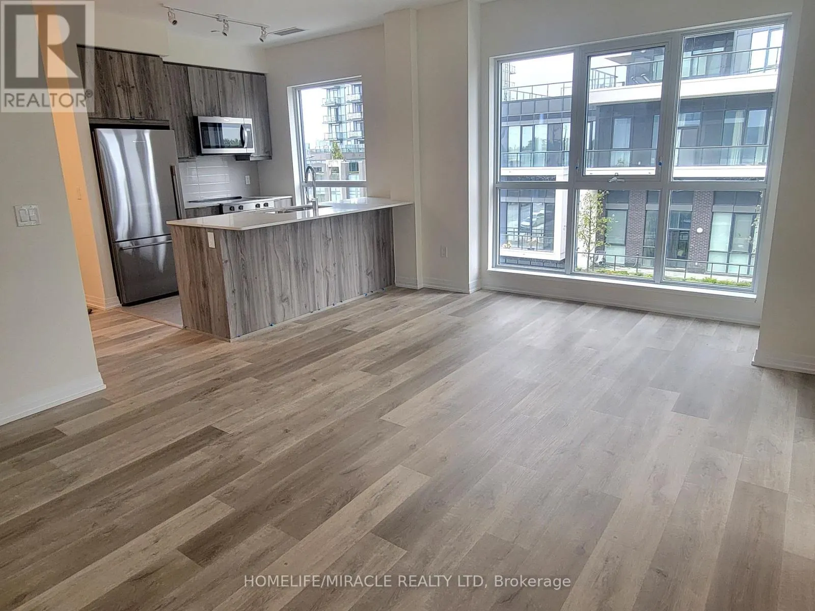 210 - 15 WATERGARDEN DRIVE