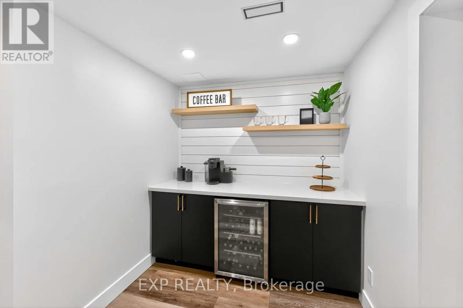 27 GRIST MILL DRIVE