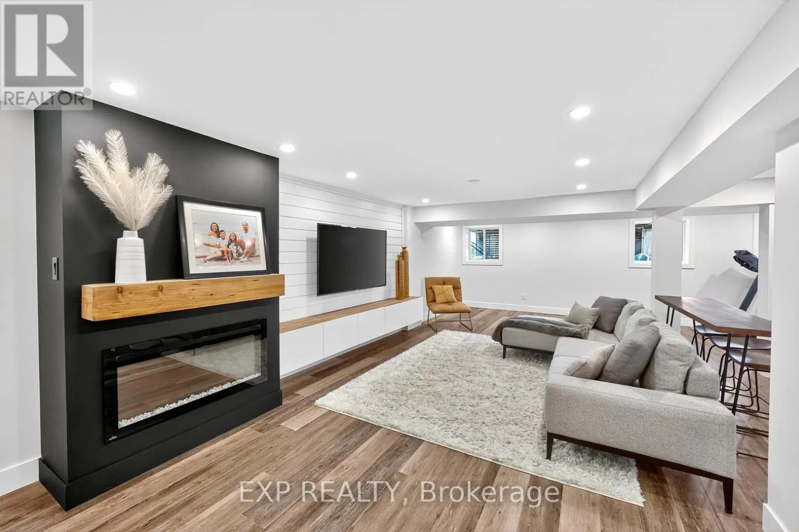 27 GRIST MILL DRIVE