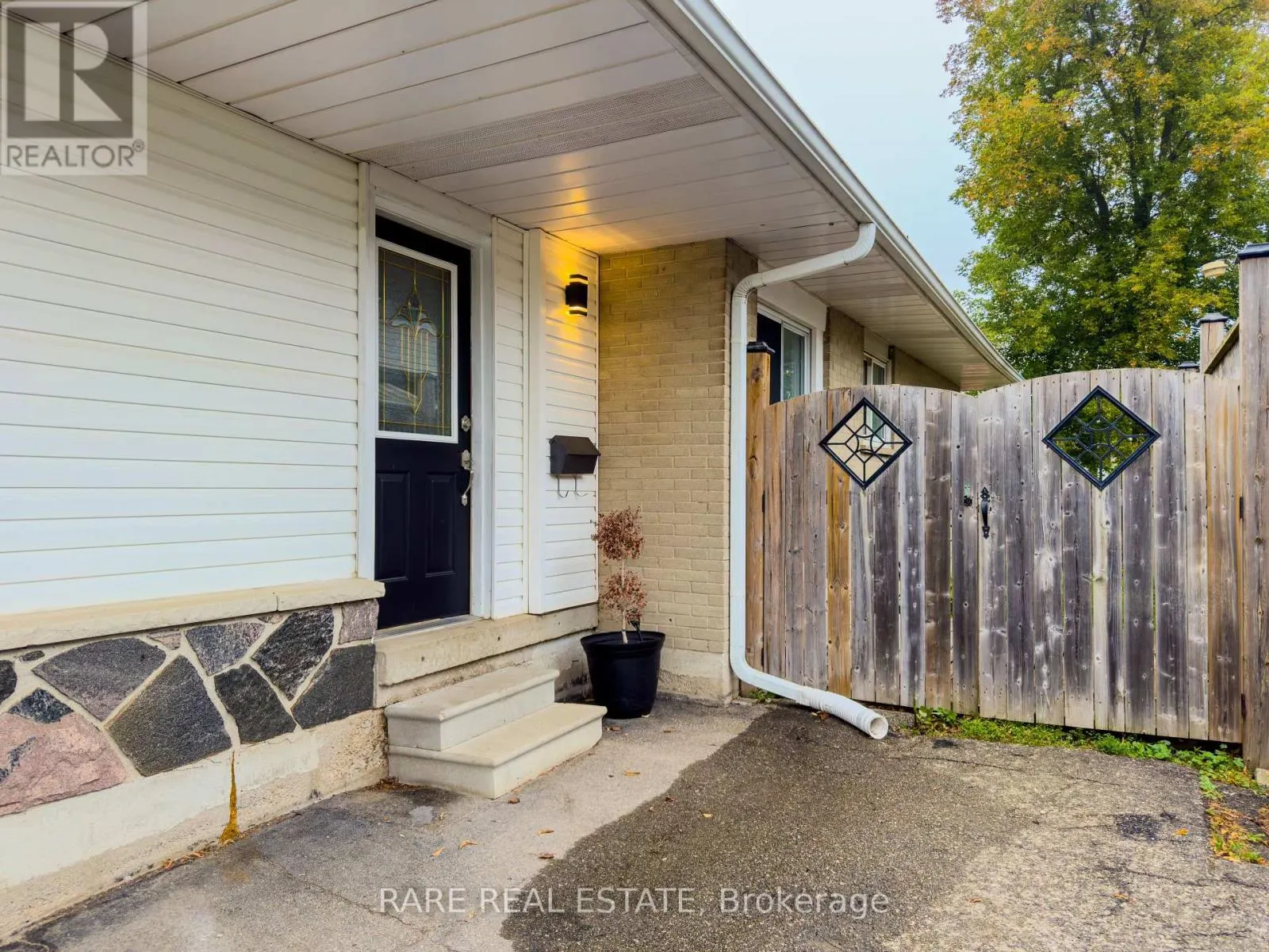 75A DAWSON ROAD E
