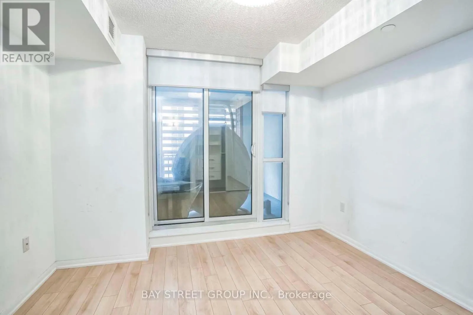 331 - 830 LAWRENCE AVENUE W