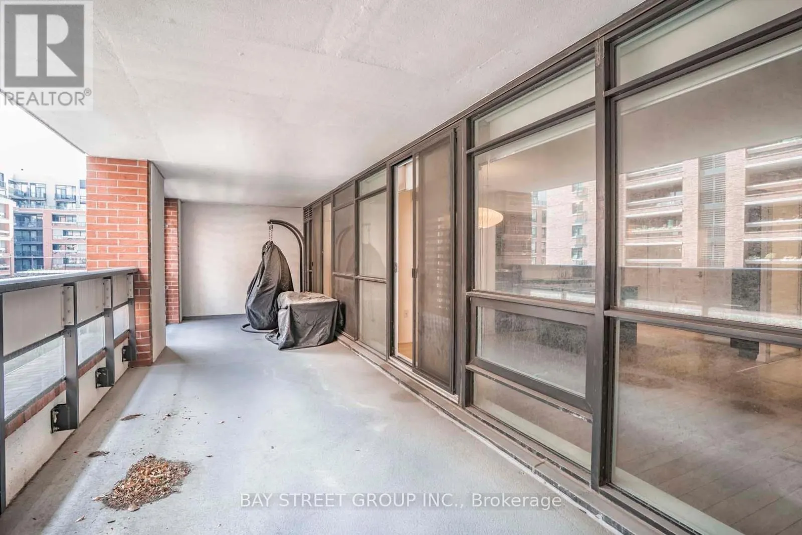 331 - 830 LAWRENCE AVENUE W