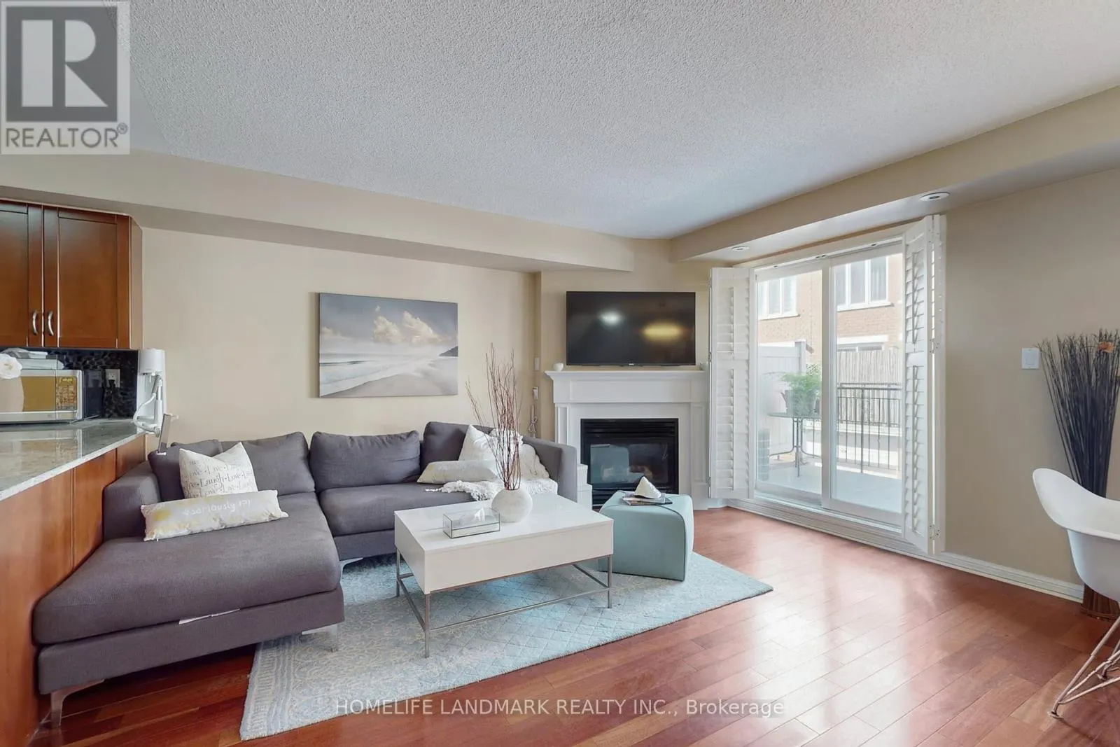 310 - 60 JOE SHUSTER WAY