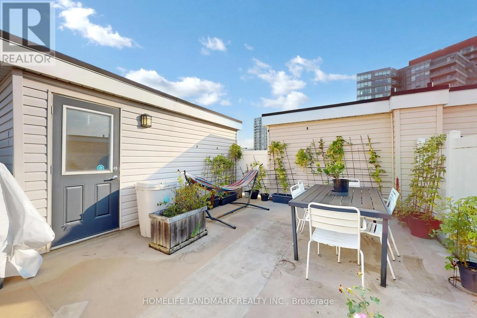 310 - 60 JOE SHUSTER WAY