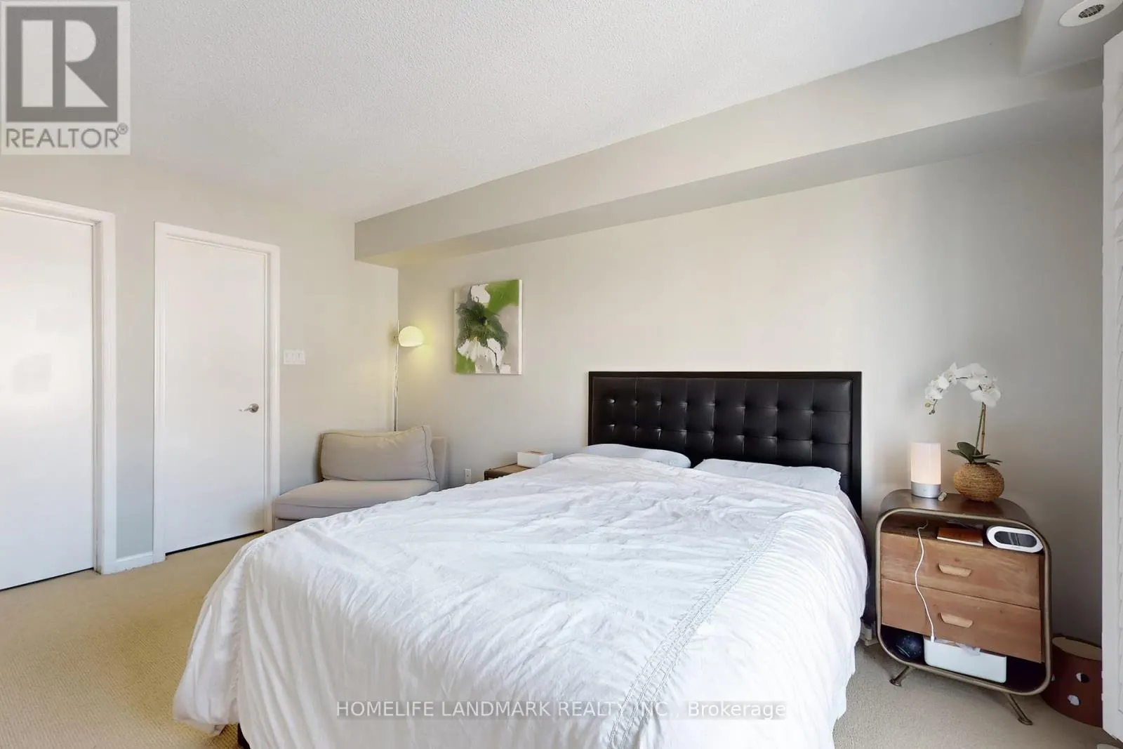 310 - 60 JOE SHUSTER WAY
