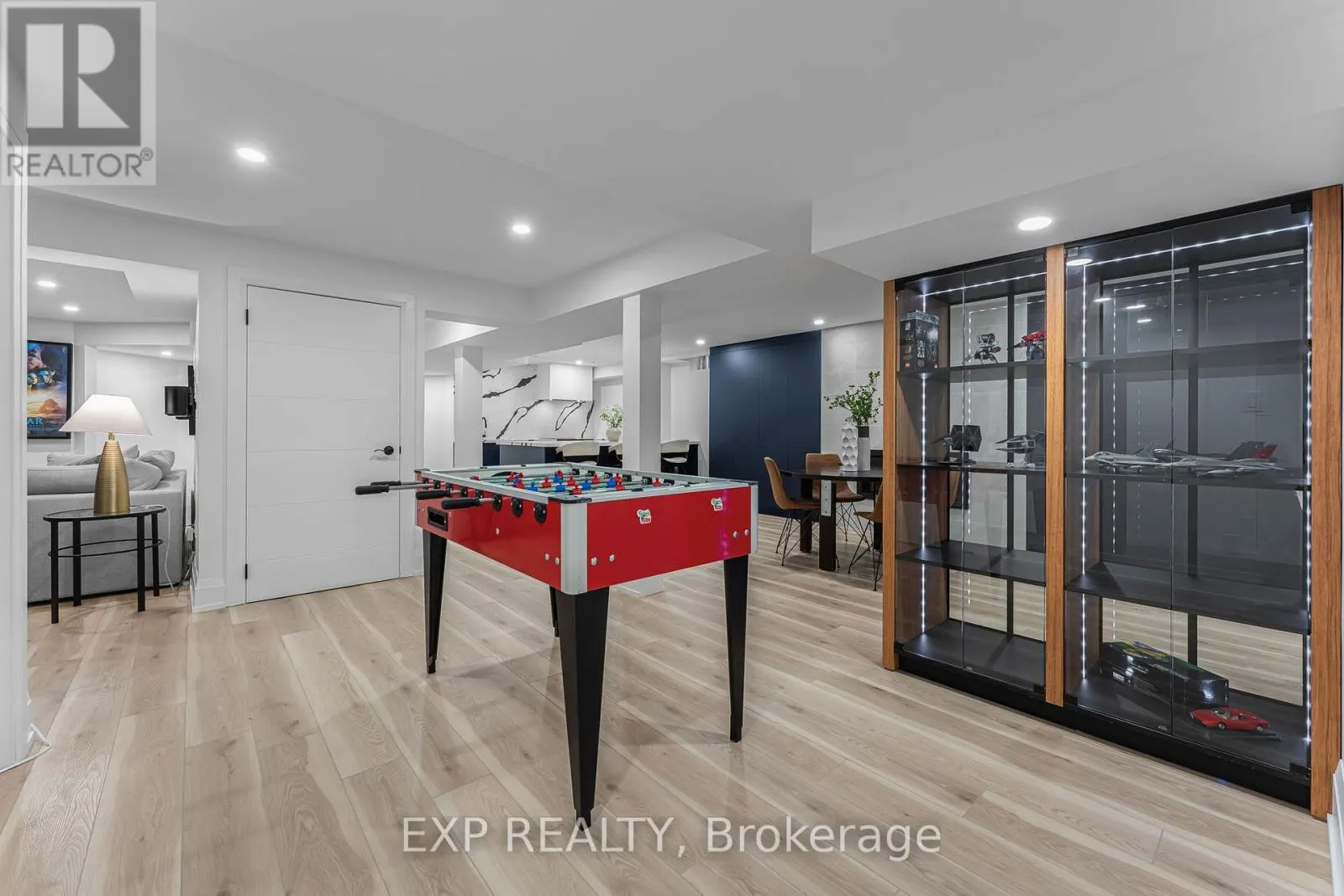 2000 PEAK PLACE