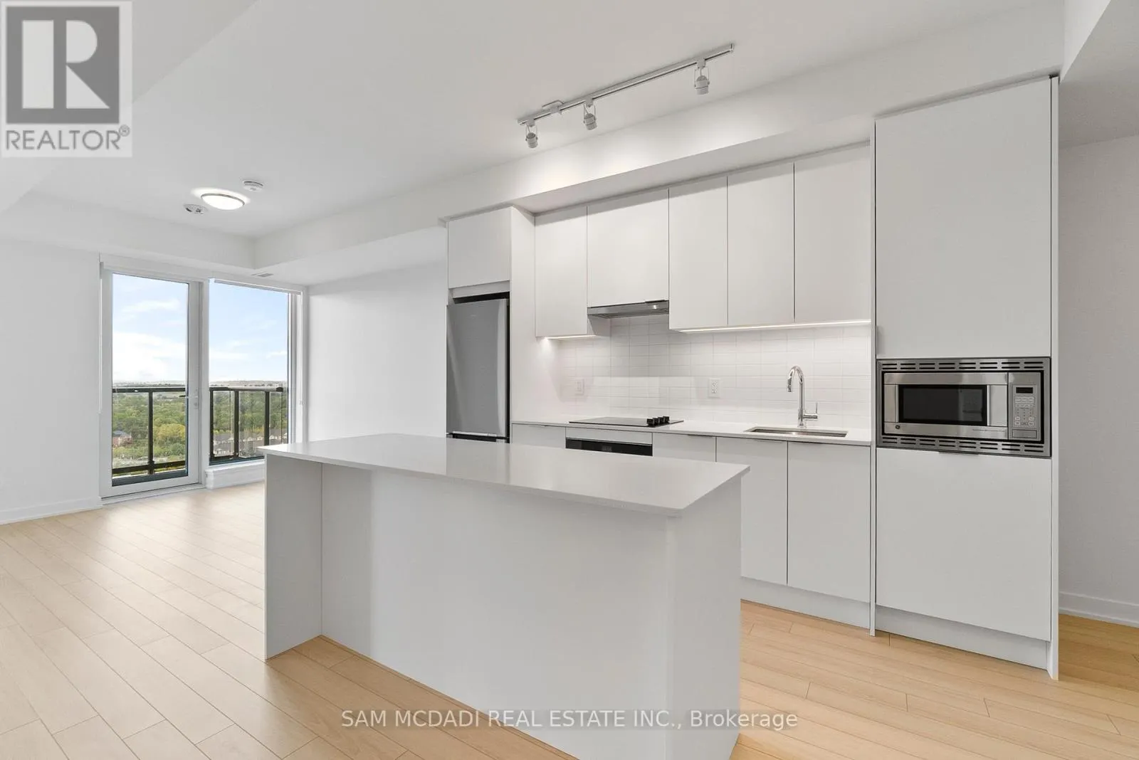 1805 - 3079 TRAFALGAR ROAD