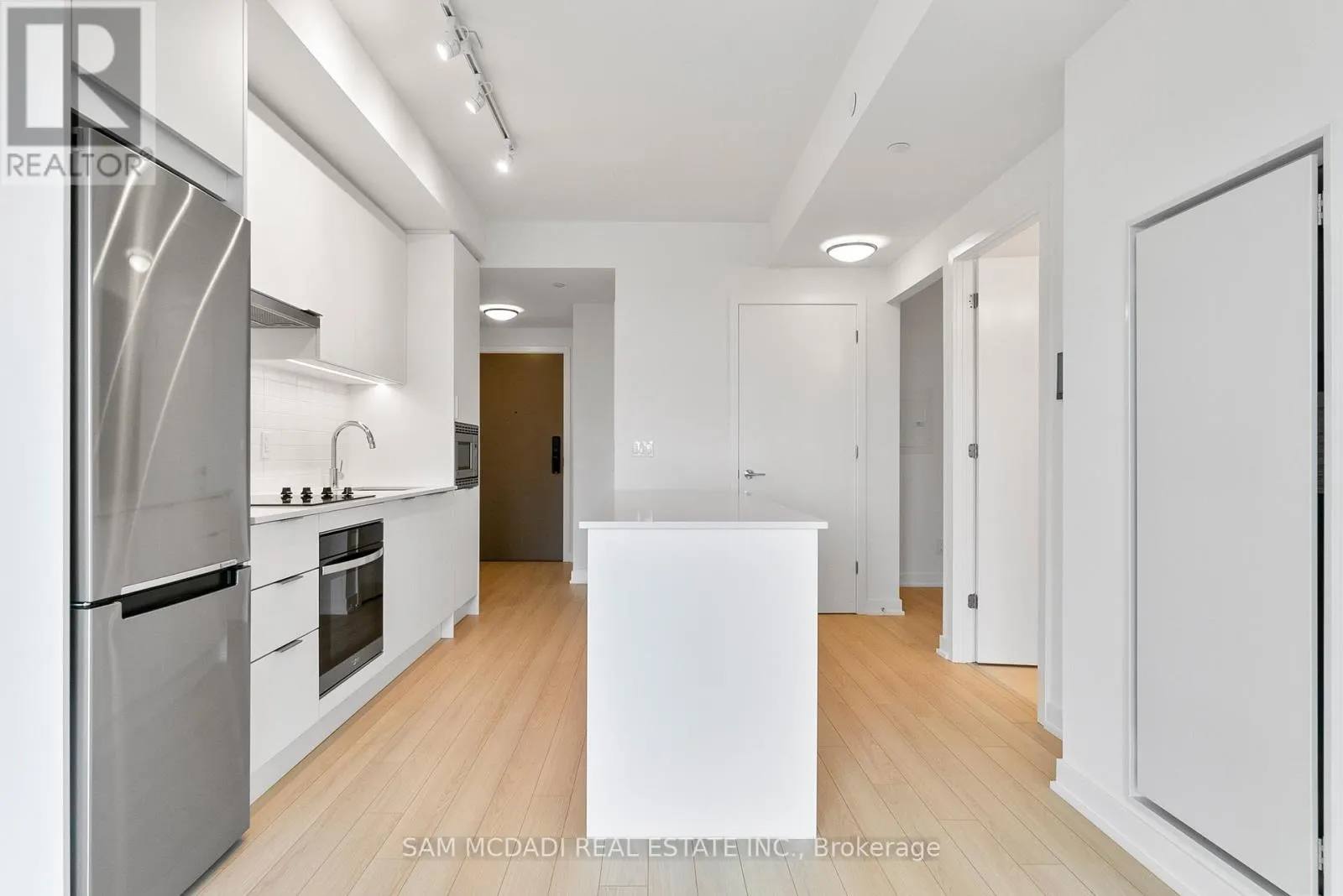 1805 - 3079 TRAFALGAR ROAD