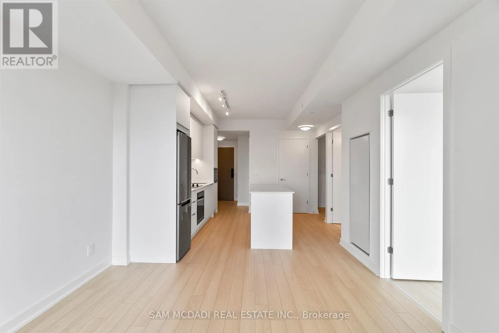 1805 - 3079 TRAFALGAR ROAD