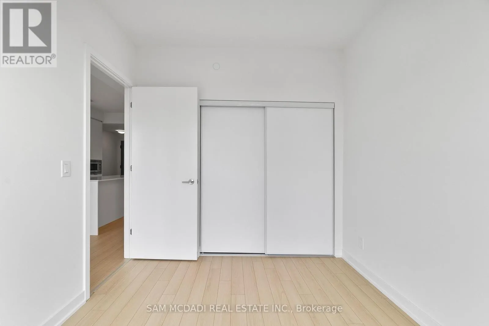 1805 - 3079 TRAFALGAR ROAD