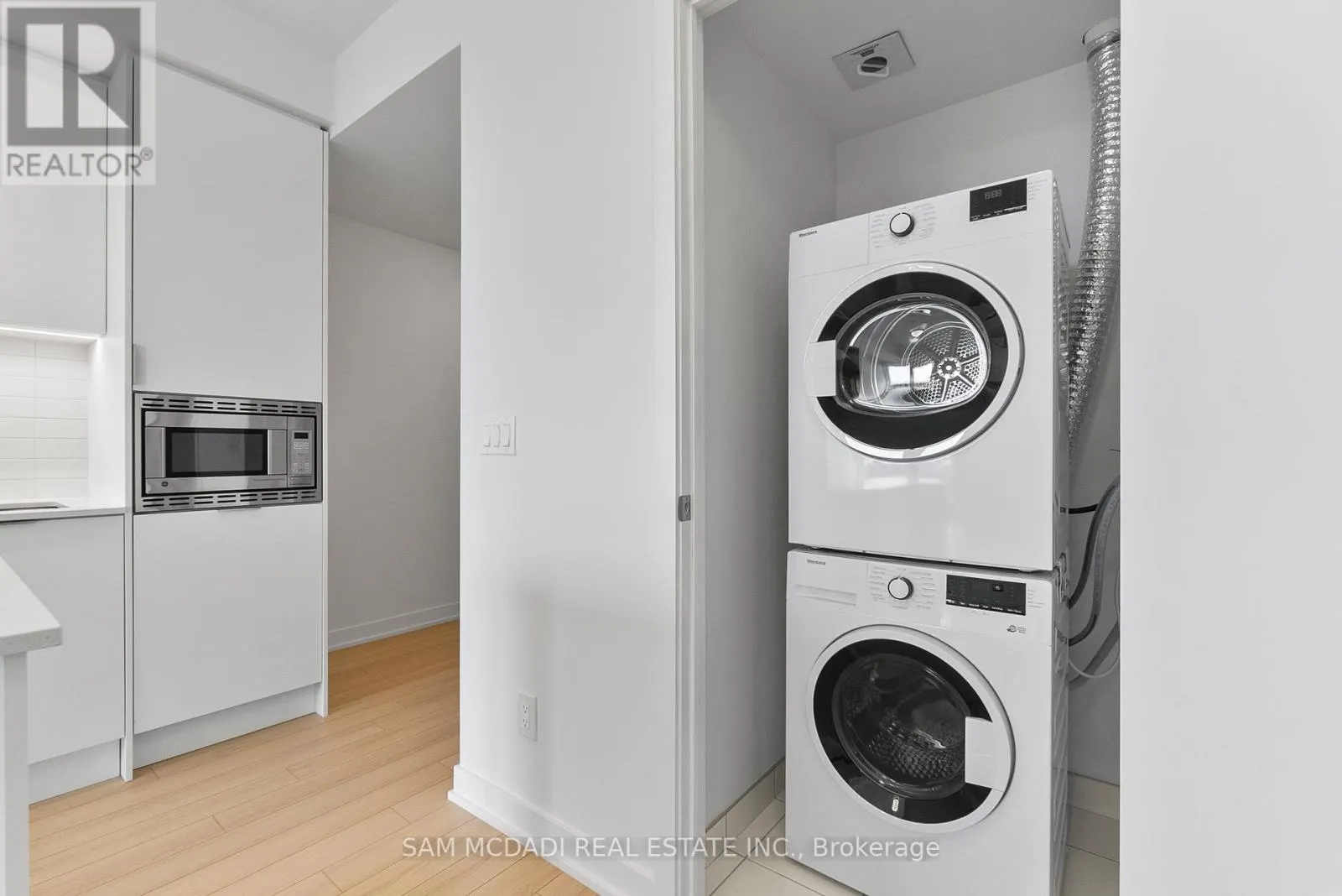 1805 - 3079 TRAFALGAR ROAD