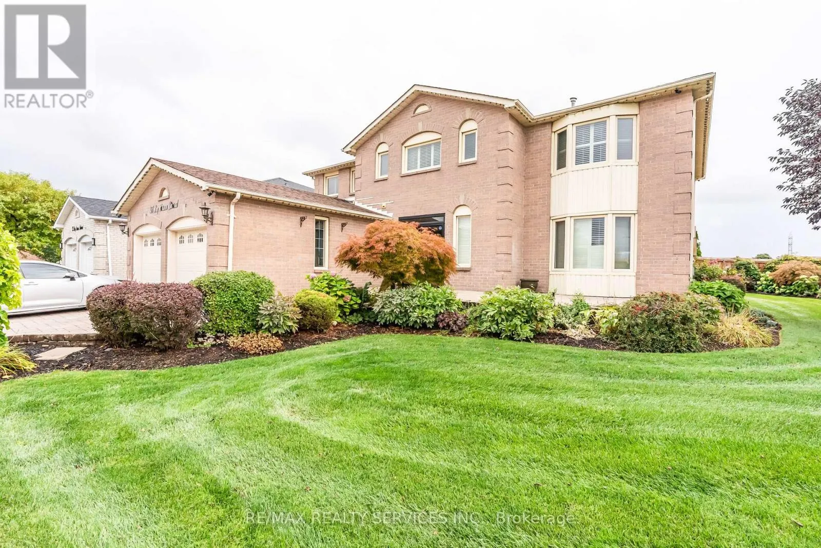 377 RAY LAWSON BOULEVARD