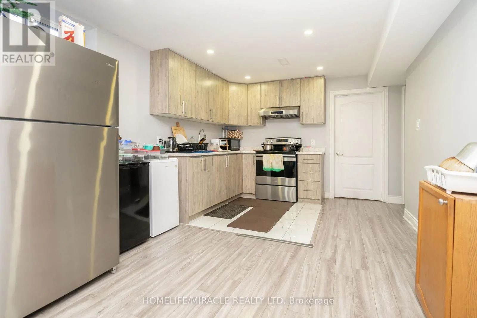 5 FINSBURY DRIVE