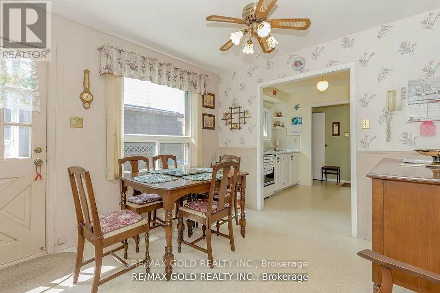 31 FALLINGDALE CRESCENT