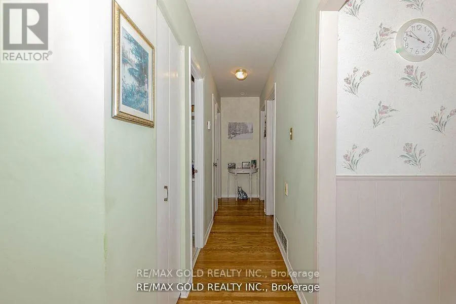 31 FALLINGDALE CRESCENT