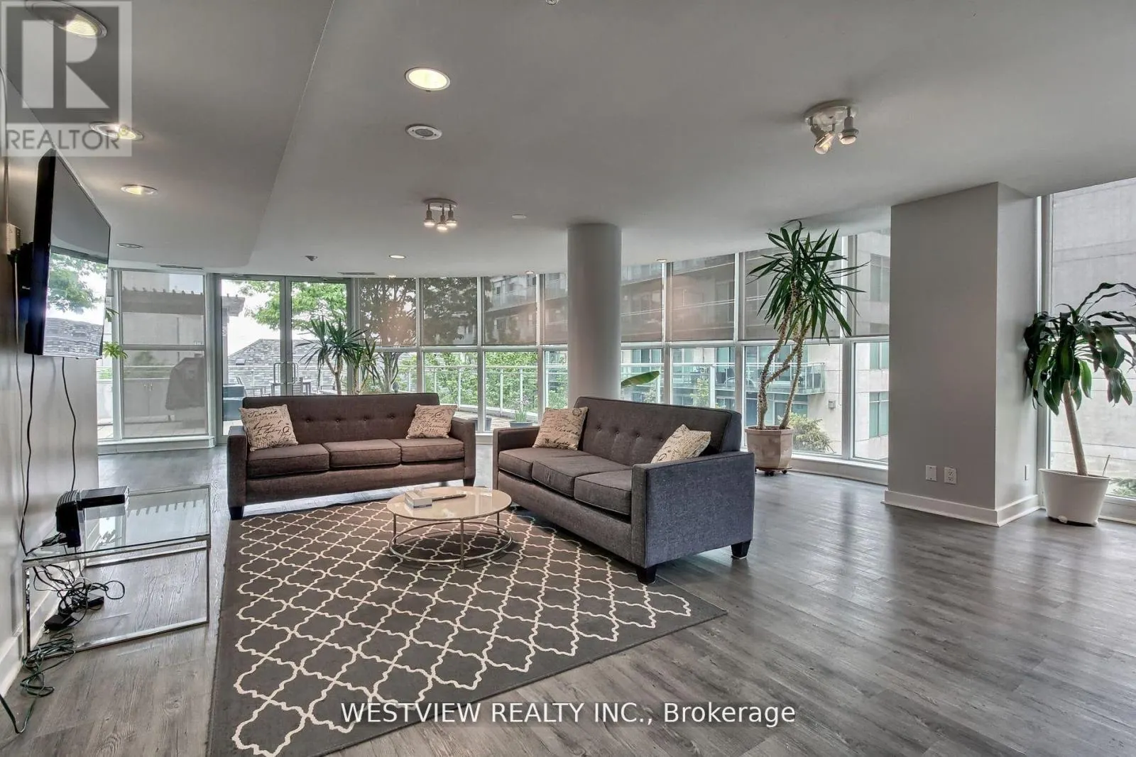 405 - 2067 LAKE SHORE BOULEVARD W