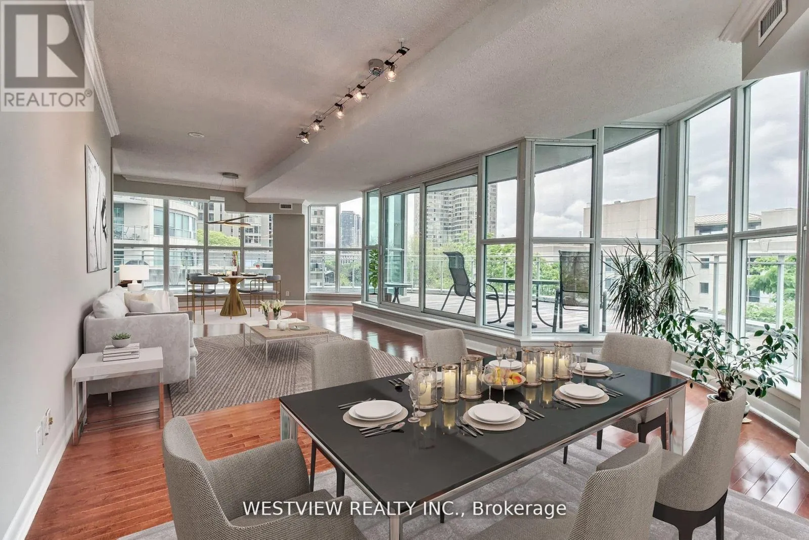 405 - 2067 LAKE SHORE BOULEVARD W