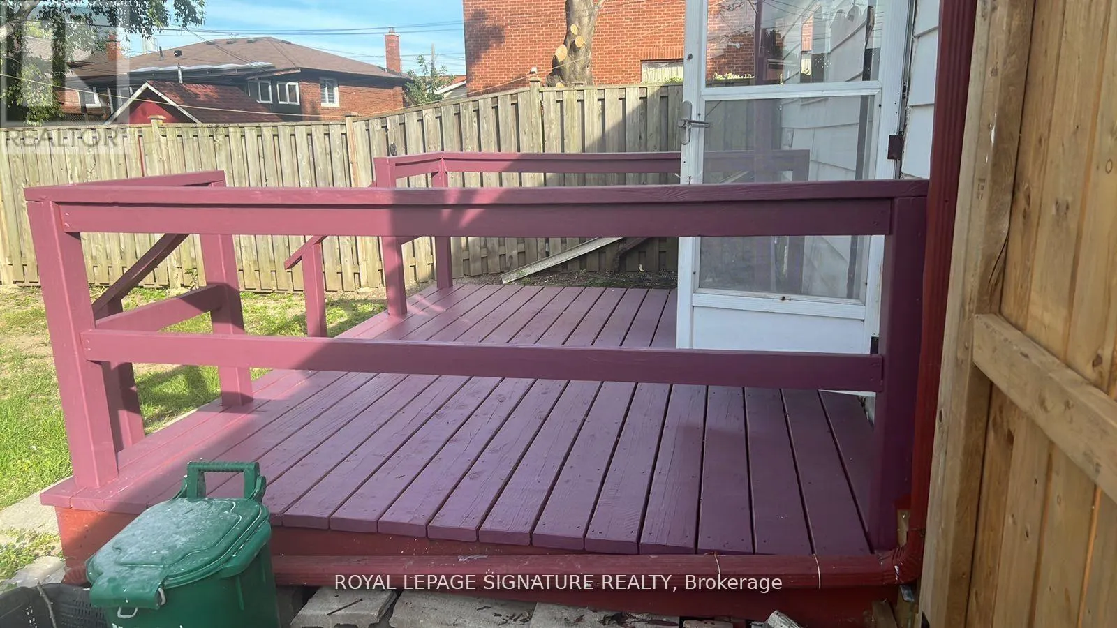 1045 STRATHY AVENUE