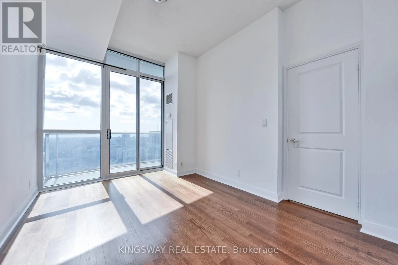 3404 - 80 ABSOLUTE AVENUE