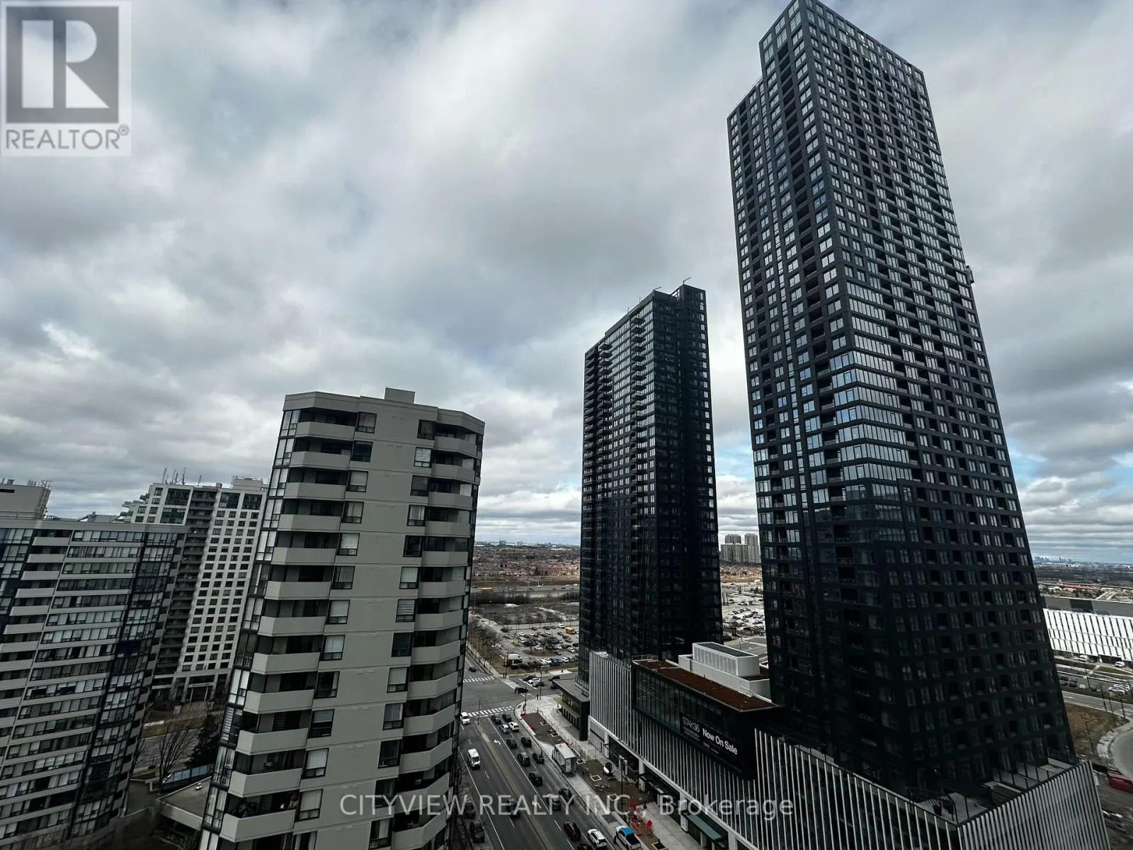 1510 - 430 SQUARE ONE DRIVE