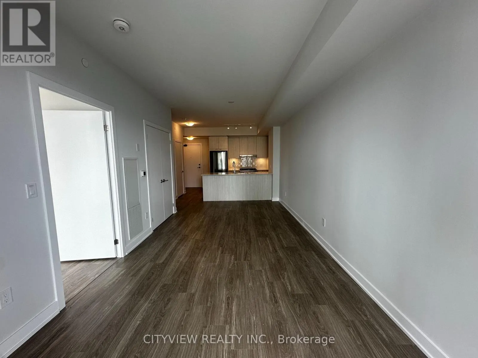 1510 - 430 SQUARE ONE DRIVE