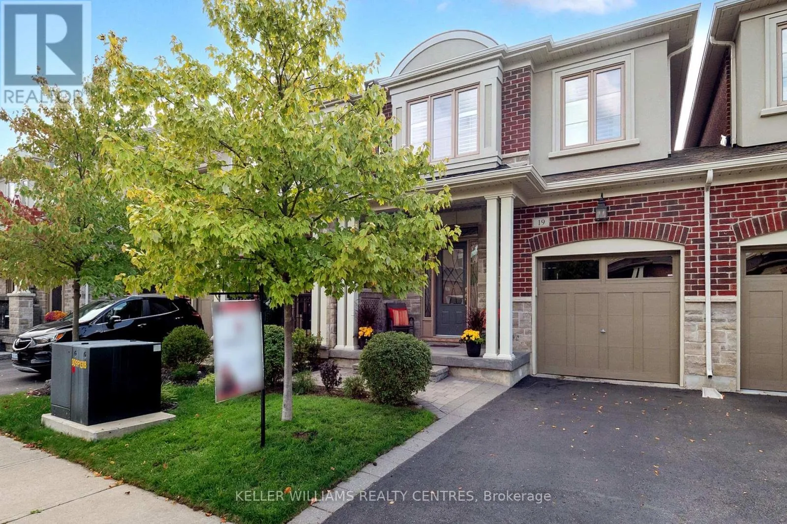 19 DIAMOND LEAF LANE