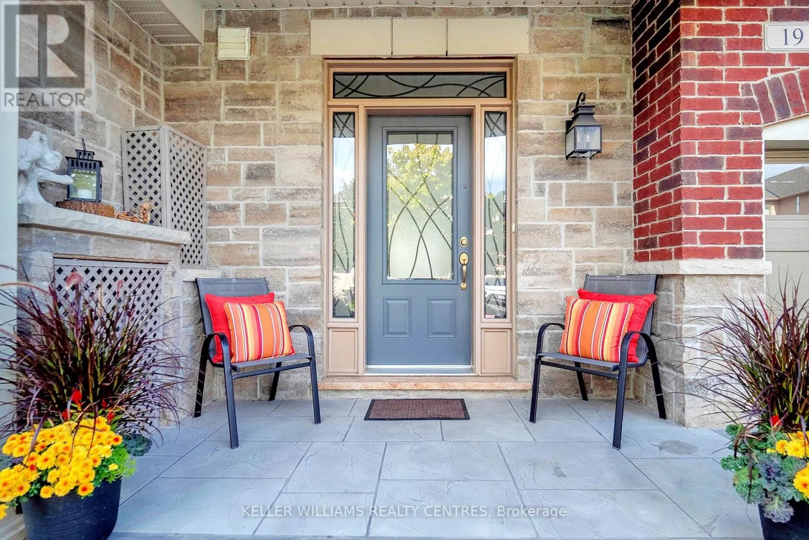 19 DIAMOND LEAF LANE