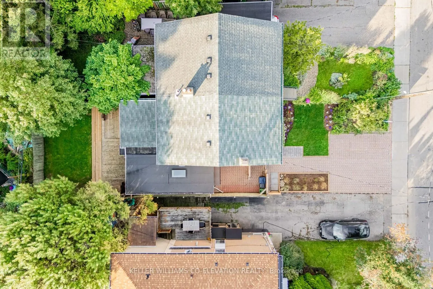 54 PASADENA GARDENS