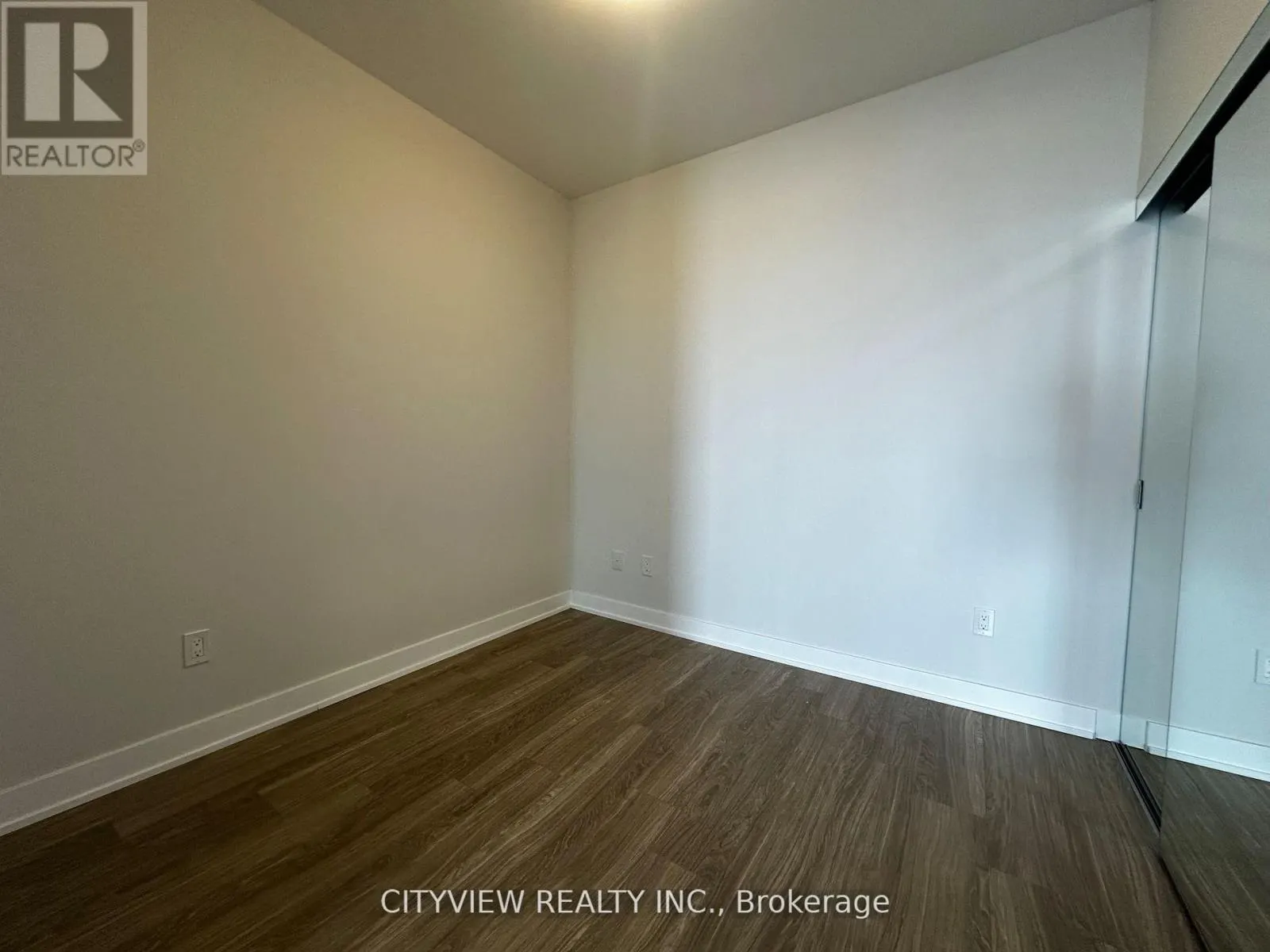 1809 - 430 SQUARE ONE DRIVE
