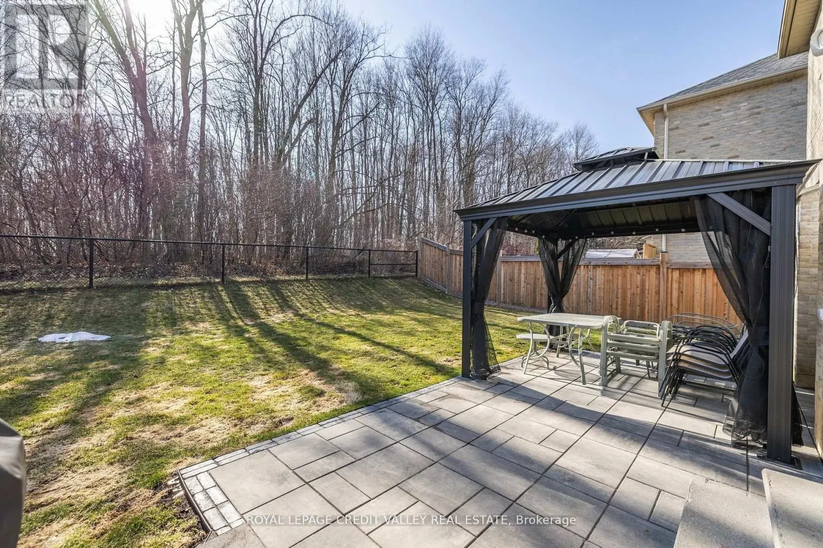 14 LARANDE COURT