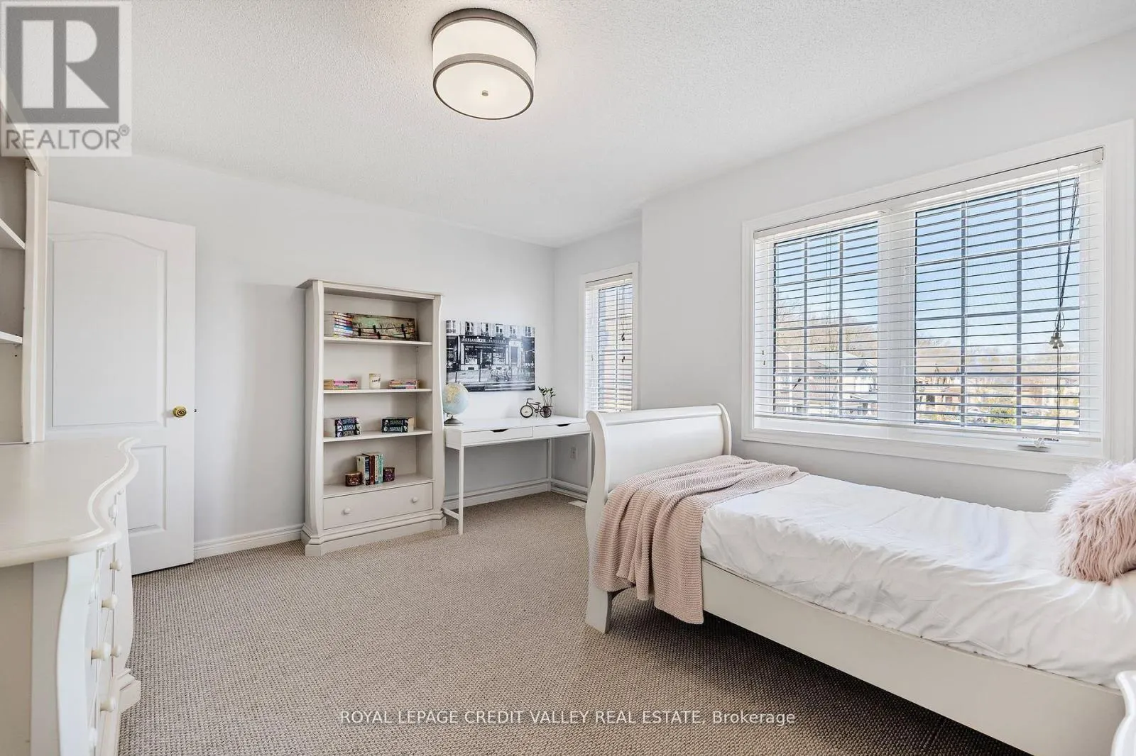 14 LARANDE COURT