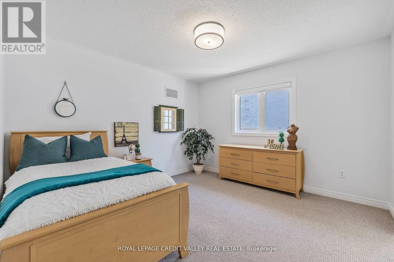 14 LARANDE COURT